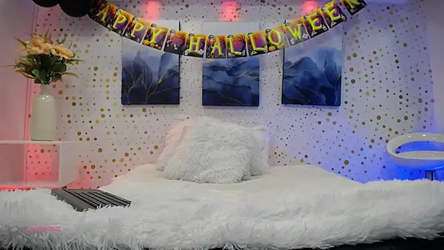 Snapshot of ArianaSantana chatting on October 10, 2025, 12:48 pm ArianaSantana online show from October 10, 2025, 12:48 pm