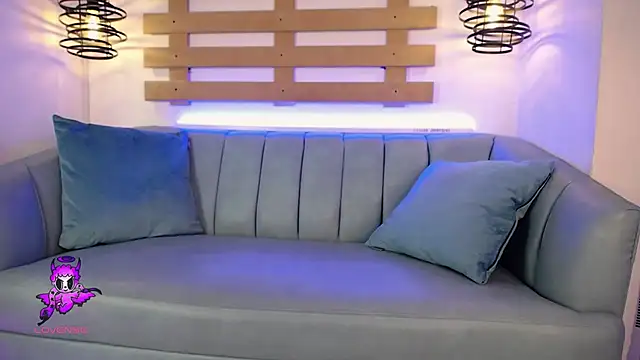 ArianaSantana online show from November 7, 2025, 12:38 pm