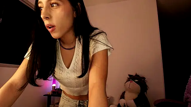 Snapshot of violethun_ chatting on October 11, 2025, 5:17 am violethun  online show from October 11, 2025, 5:17 am