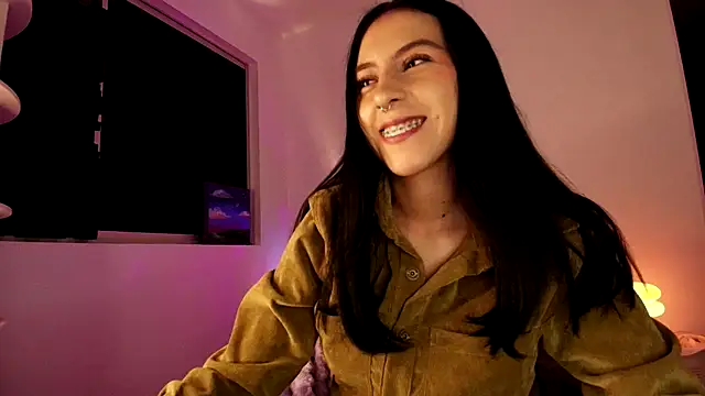 Snapshot of violethun_ chatting on October 15, 2025, 4:01 am violethun  online show from October 15, 2025, 4:01 am
