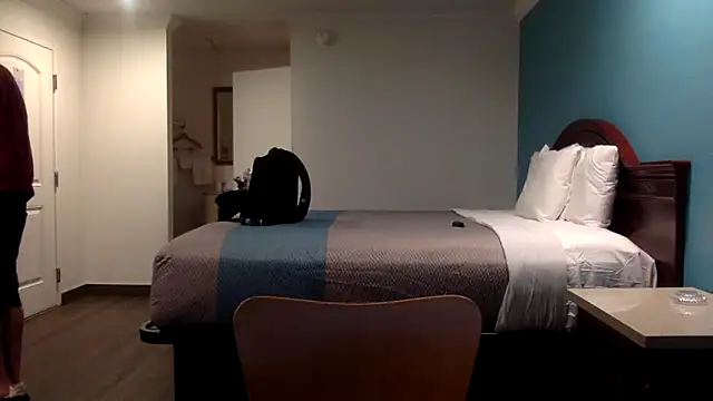 Snapshot of DrewTheTOP chatting on September 21, 2025, 8:27 am DrewTheTOP online show from September 21, 2025, 8:27 am