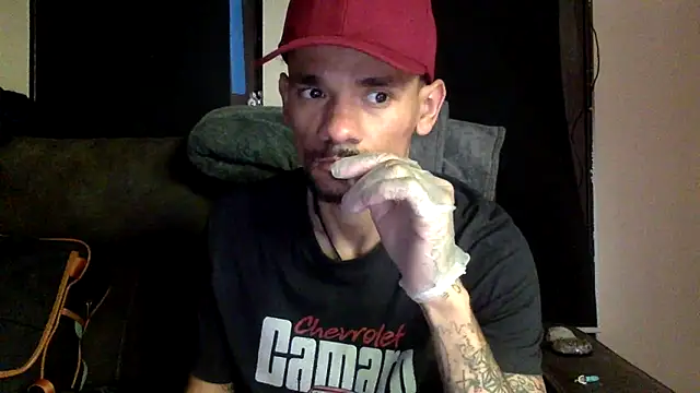 Snapshot of DrewTheTOP chatting on December 15, 2025, 6:01 pm DrewTheTOP online show from December 15, 2025, 6:01 pm