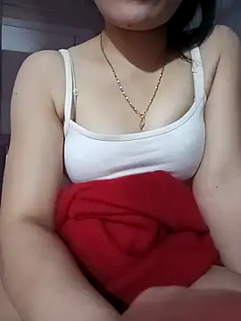 LucyyLy online show from December 17, 2025, 10:43 am