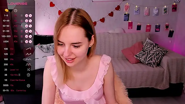 LillianShine online show from May 15, 2026, 8:54 am
