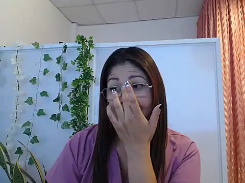 Manuela lara  online show from September 8, 2025, 3:55 pm