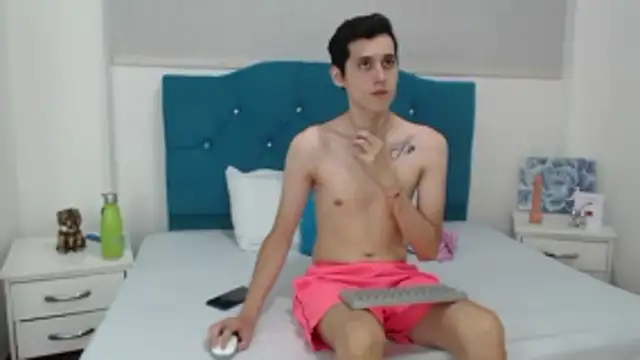 LuigiMarchetti online show from February 27, 2026, 7:58 pm