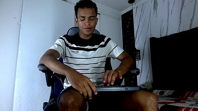 aston xvera online show from October 23, 2025, 3:28 am