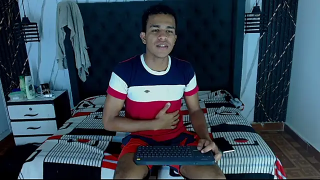 aston xvera online show from October 26, 2025, 3:45 am