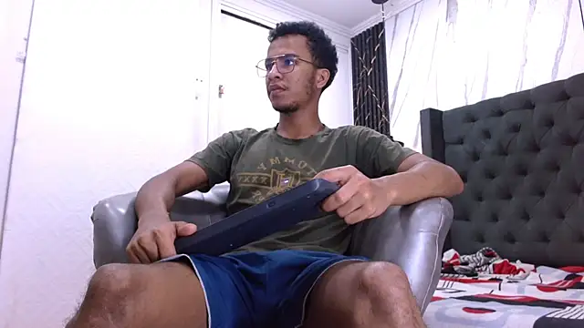 aston xvera online show from December 15, 2025, 4:39 am