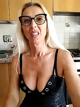  sexyBLONDE46  online show from May 28, 2026, 3:09 pm