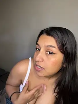  Chloe Smith online show from October 4, 2025, 1:09 pm