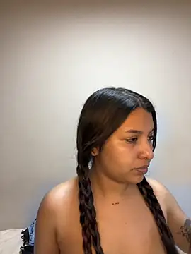  Chloe Smith online show from November 18, 2025, 8:13 pm