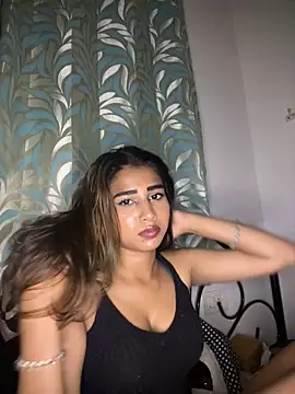 STRIP GLOW online show from March 1, 2026, 5:26 pm