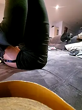 analmoni online show from March 5, 2026, 9:16 am