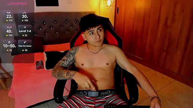 Nicolas James Sc online show from December 3, 2025, 1:42 pm