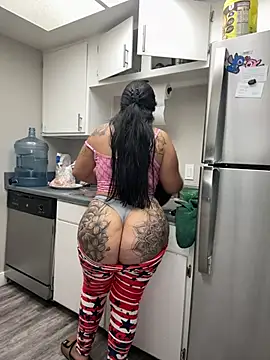 latina curvy22 online show from April 23, 2026, 7:16 pm