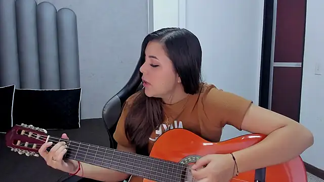 Charlotte-Star online show from November 29, 2025, 7:50 pm