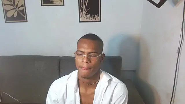 criss zuri online show from September 26, 2025, 11:25 am