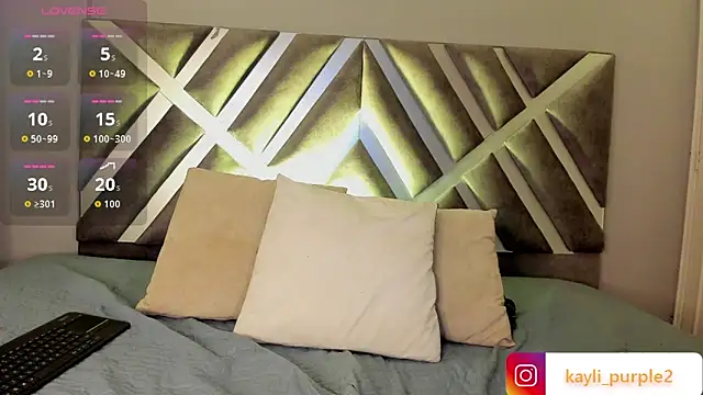 kaylii purple online show from October 11, 2025, 4:12 am