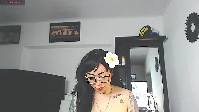 Vicky hotmilf online show from March 26, 2026, 11:16 am