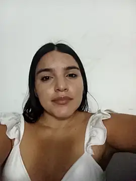 chloe 90 online show from October 13, 2025, 11:49 pm