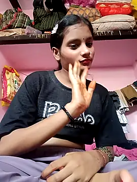 Snapshot of Hot_Mayra_ chatting on September 17, 2025, 5:20 am Hot Mayra  online show from September 17, 2025, 5:20 am