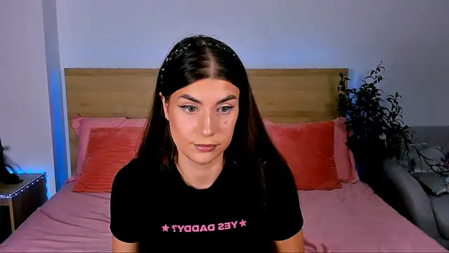 Bella Davis love online show from September 28, 2025, 8:03 pm