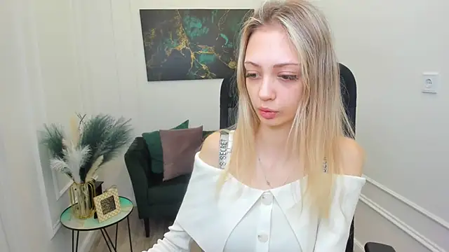 EmilyGraydis online show from April 4, 2026, 3:38 am