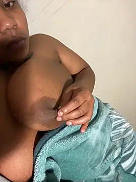 JuicyMellow21 online show from October 20, 2025, 7:25 pm