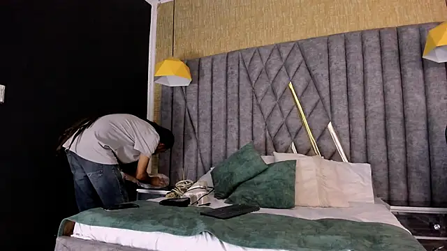 Boss Domiinator online show from November 3, 2025, 4:03 am