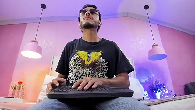 Boss Domiinator online show from February 17, 2026, 12:23 pm