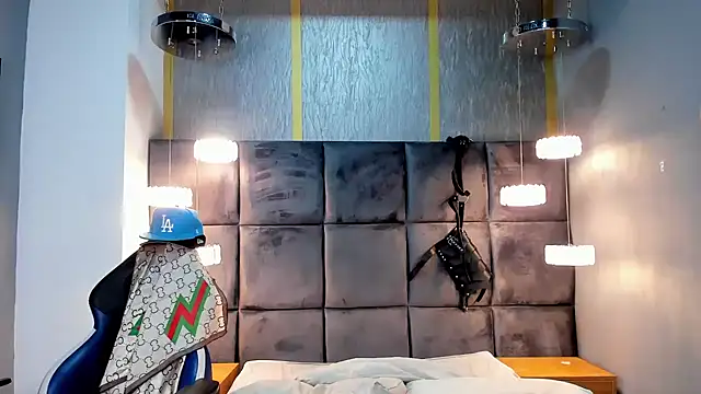 HunterHeat  online show from March 13, 2026, 11:39 am