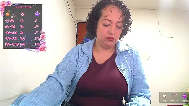 Miss Oriana online show from November 25, 2025, 5:57 pm