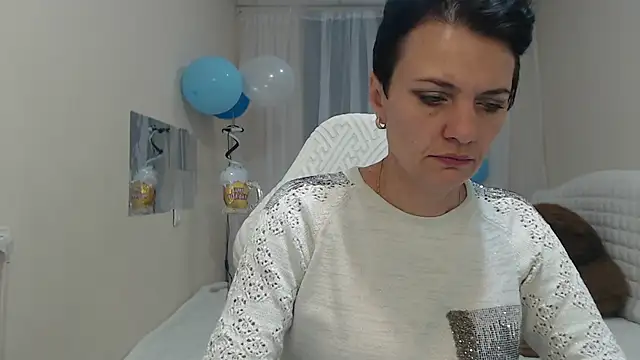 AvaSaturnian online show from September 24, 2025, 6:17 am