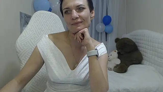 AvaSaturnian online show from September 26, 2025, 12:31 pm