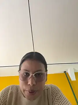 Michluxe 69 online show from April 22, 2026, 9:27 pm