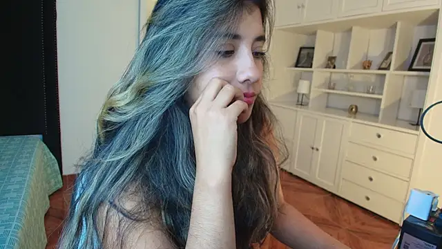 nina moen online show from January 14, 2026, 3:23 am