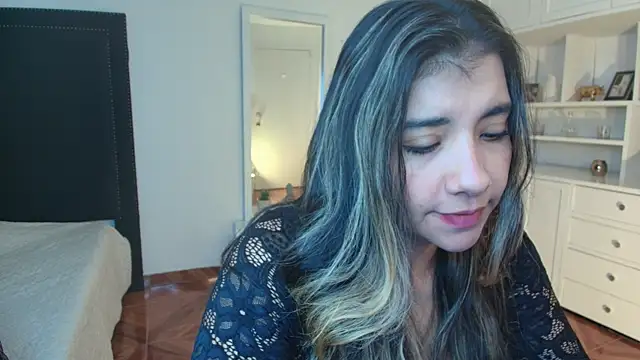 nina moen online show from January 16, 2026, 3:21 am