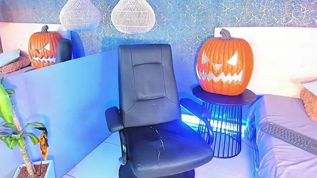 Snapshot of zorre_ chatting on October 29, 2025, 5:58 pm zorre online show from October 29, 2025, 5:58 pm