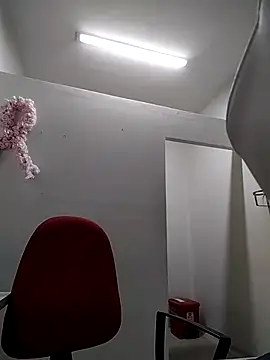 Madisson-04  online show from October 1, 2025, 8:04 pm