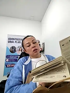 Madisson-04  online show from November 8, 2025, 7:34 pm