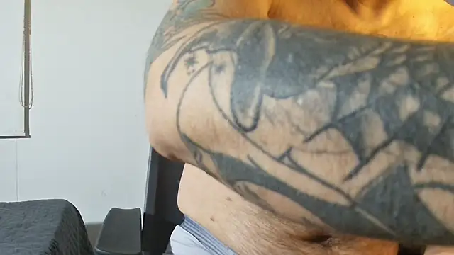 DaddyBear   online show from September 19, 2025, 9:48 pm