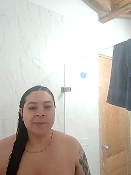 SophieCurves online show from October 15, 2025, 11:54 am