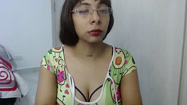 Kittyrose3 online show from October 6, 2025, 5:05 am