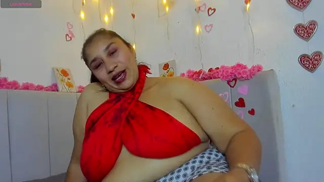 Snapshot of milf_latinn chatting on September 26, 2025, 2:32 pm milf latinn online show from September 26, 2025, 2:32 pm