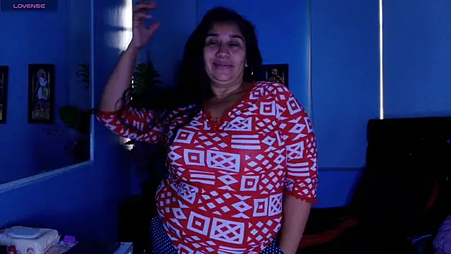 Snapshot of milf_latinn chatting on October 3, 2025, 12:35 pm milf latinn online show from October 3, 2025, 12:35 pm