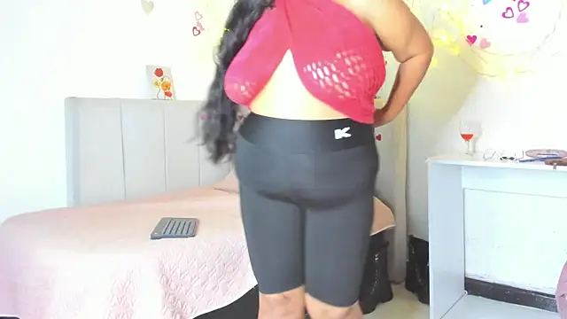 Snapshot of milf_latinn chatting on October 29, 2025, 5:36 pm milf latinn online show from October 29, 2025, 5:36 pm