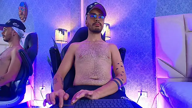 Snapshot of HairyDiamond_ chatting on September 20, 2025, 4:57 am HairyDiamond  online show from September 20, 2025, 4:57 am
