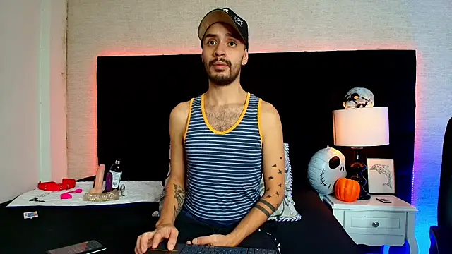 Snapshot of HairyDiamond_ chatting on October 21, 2025, 4:08 pm HairyDiamond  online show from October 21, 2025, 4:08 pm