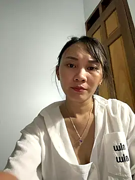 Almond-cute online show from September 20, 2025, 7:59 pm